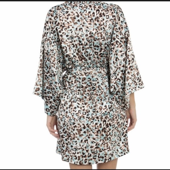 NWT Ladies Satin Robe M-L - Picture 2 of 6